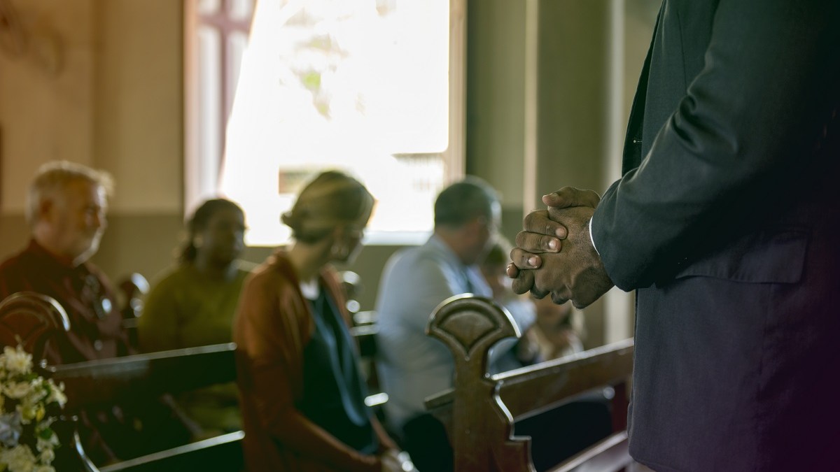 Church attendance, faithful in pews
