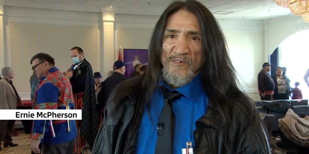 Guardian angel inspires homeless man to keep others warm at night