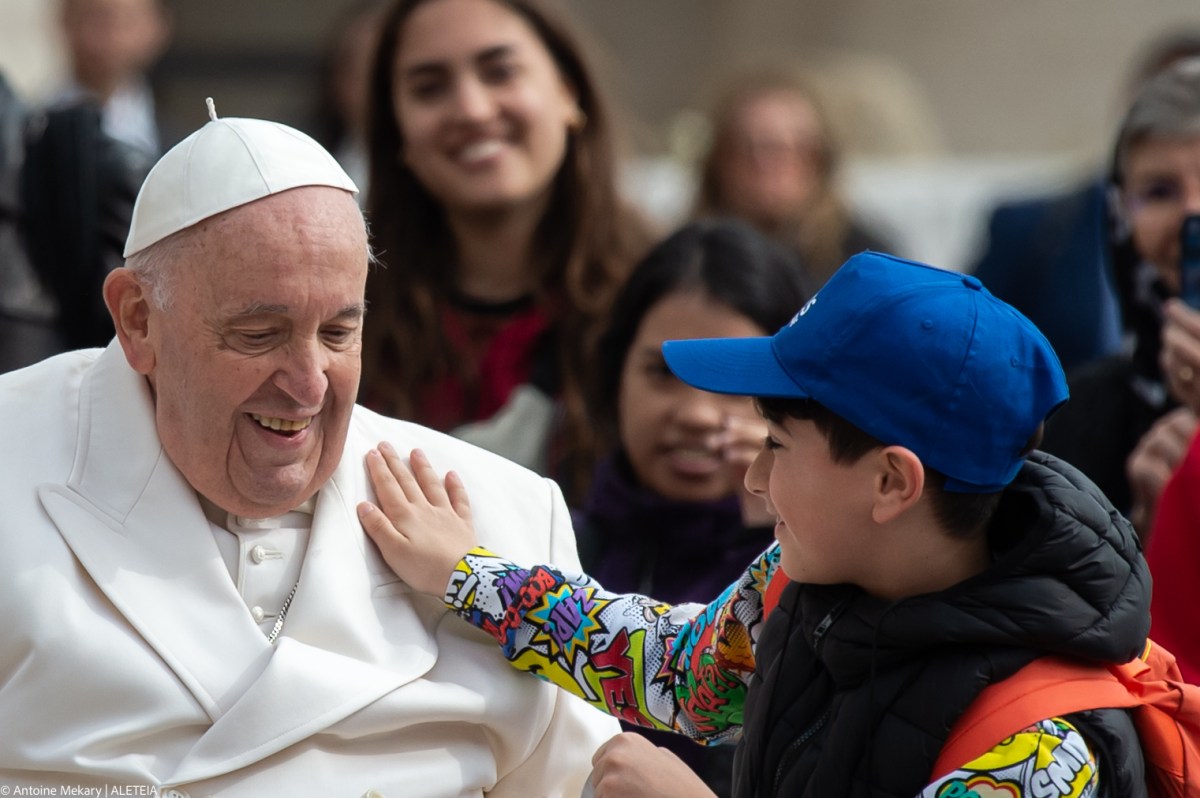 Pope-Francis-Blesses-faithful-at-the-end-of-his-weekly-general-Audience-March-29-2023