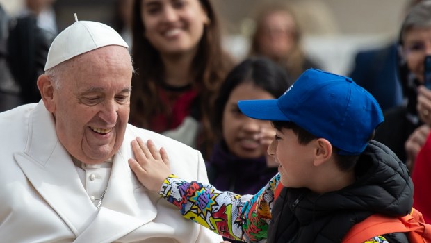 Pope-Francis-Blesses-faithful-at-the-end-of-his-weekly-general-Audience-March-29-2023