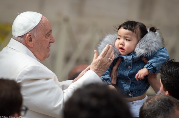 Pope-Francis-Blesses-faithful-at-the-end-of-his-weekly-general-Audience-March-29-2023