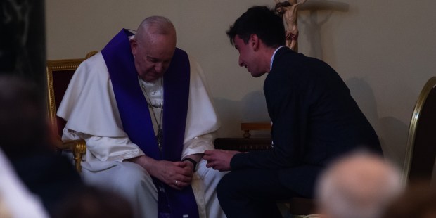Hey priests: Empty confessionals, never! Increase the hotspots of mercy, says Pope - Vimarsana News