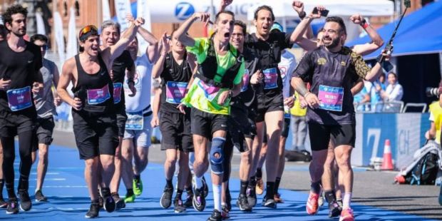Man with 76% disability finishes Barcelona Marathon to shouts of "Victory!" - Vimarsana News