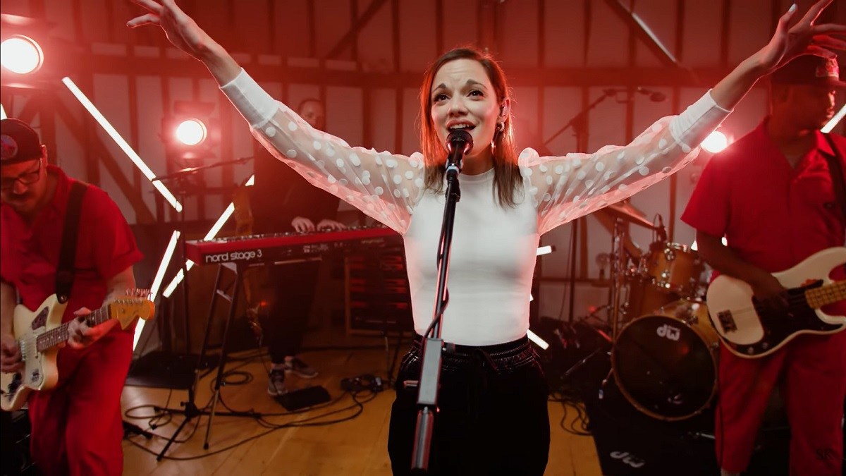 Sarah Kroger, "Monument" music Video