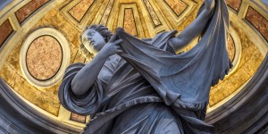 Is the Manoppello Image the Veil of Veronica?  