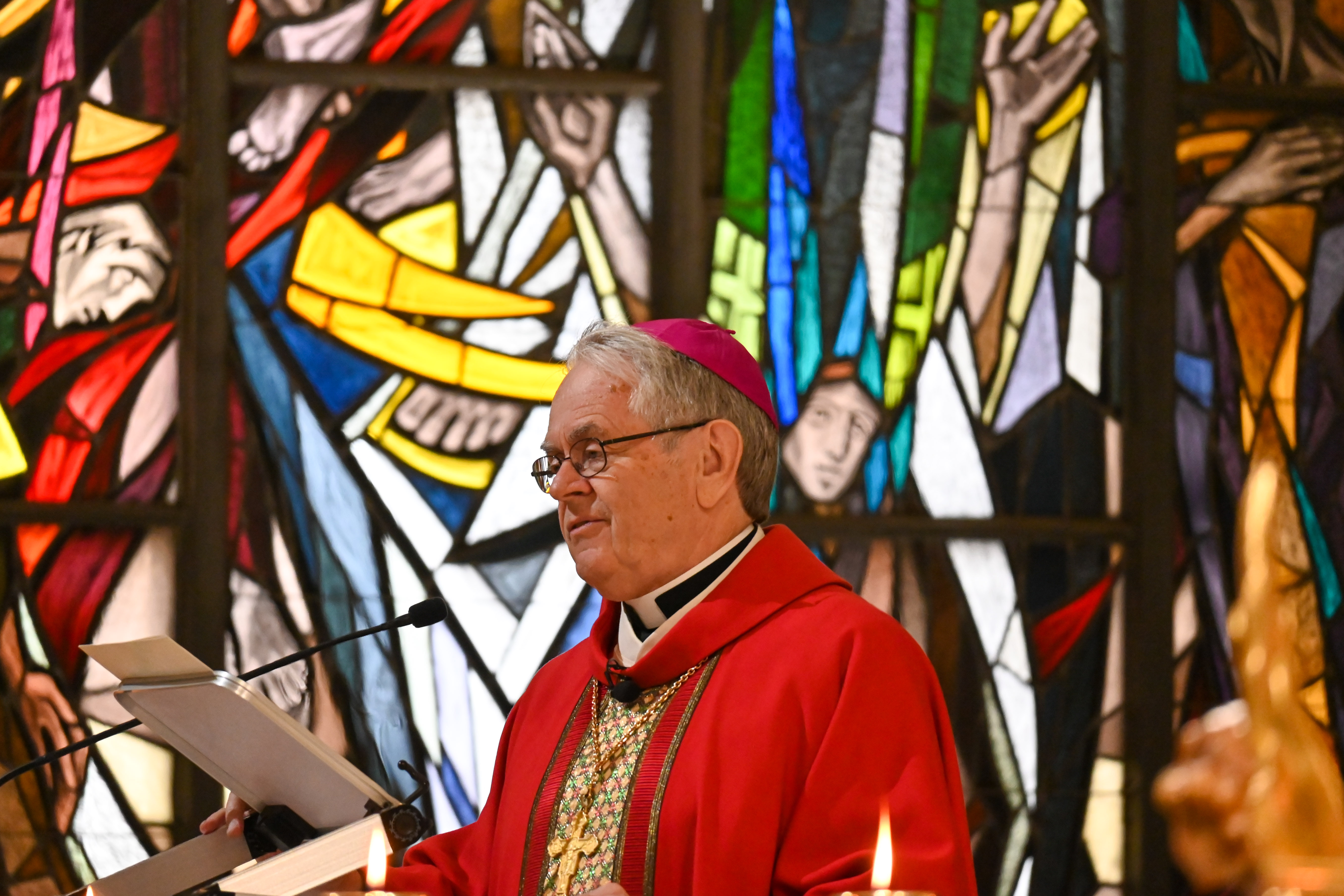 Archbishop George Thomas of Las Vegas saying mass