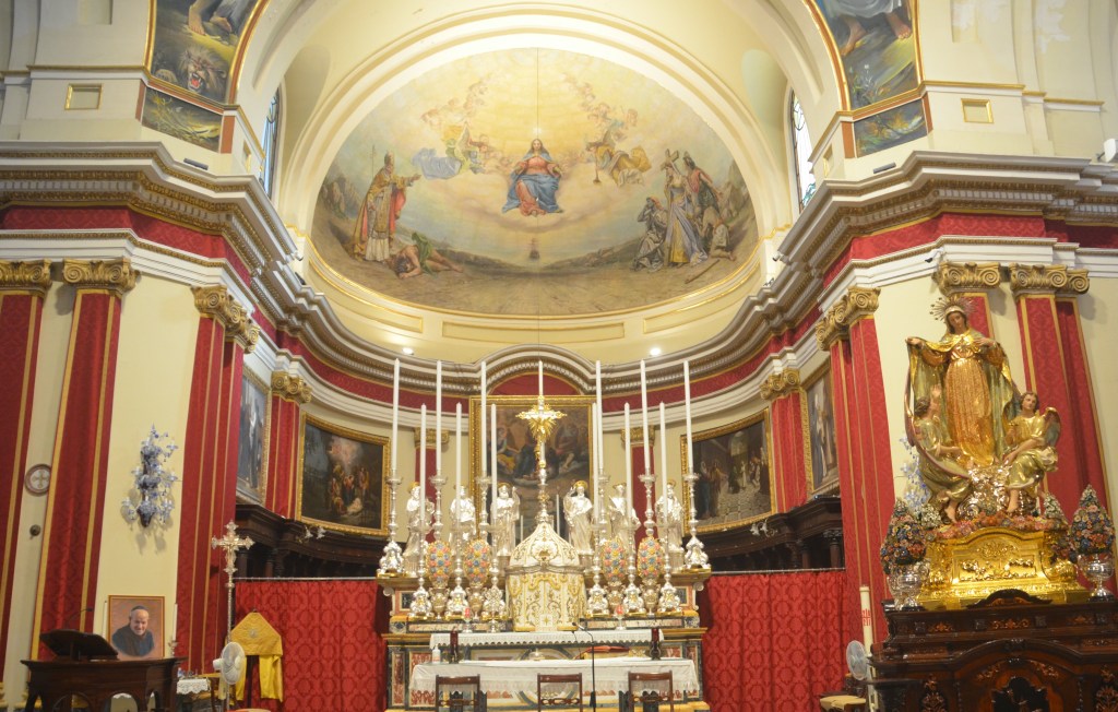 Altar-choir-and-apse-area-�-Courtesy-of-Stella-Maris-Parish-Church-Photo-by-Constantine-Busuttil.jpeg