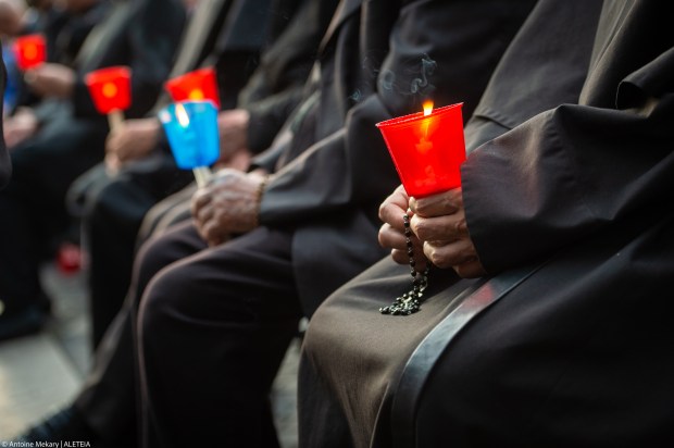 Holy Rosary and torchlight procession presided over by Card. Mauro Gambetti