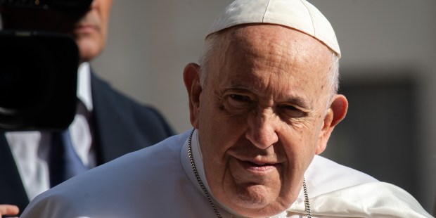 Start with friendship and live what you preach: Pope's recipe for sharing faith - Vimarsana News