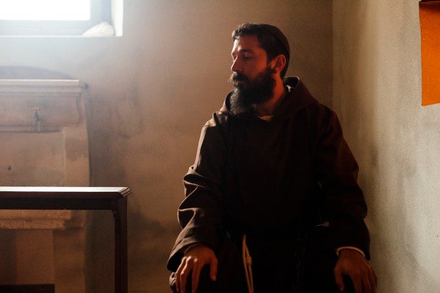 El Actor Shia LaBeouf en si interpretación del Padre Pio
