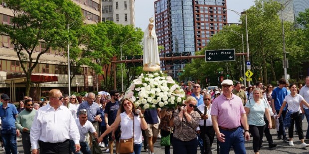 Hundreds show for NJ procession with Fatima pilgrim statue - Vimarsana News