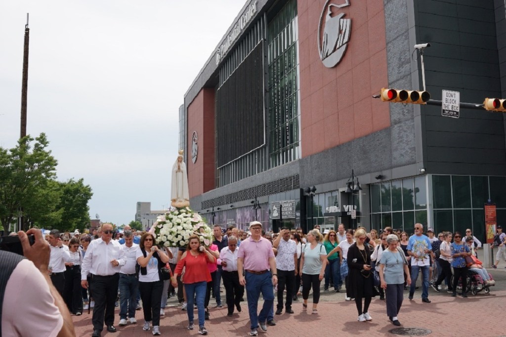 Our Lady of Fatima Pilgrim Statue, Mother's Day Procession, New Jersey