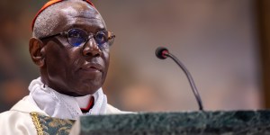 Cardinal Sarah: Silent adoration is stronger than evil!