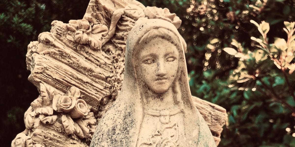 Statue of mary in yard