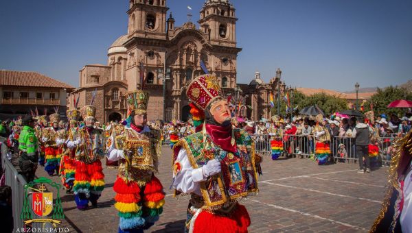 Corner Item Image - These beautiful Peruvian devotions deserve to be known