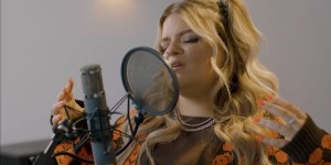 A touching song of grief and faith from a Golden voice