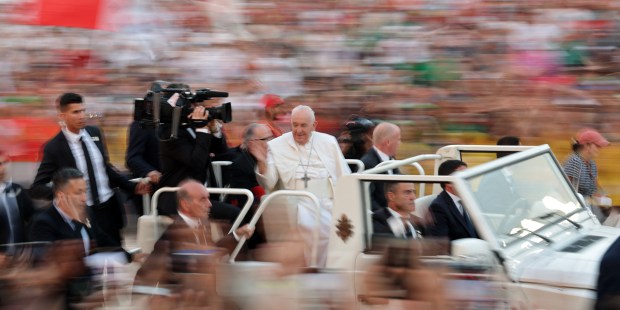 Pope to 1.5M youth: Nothing free in life, except Jesus' love - Vimarsana News