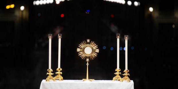 Eucharistic Jesus fills St. Peter's Square - Vimarsana News