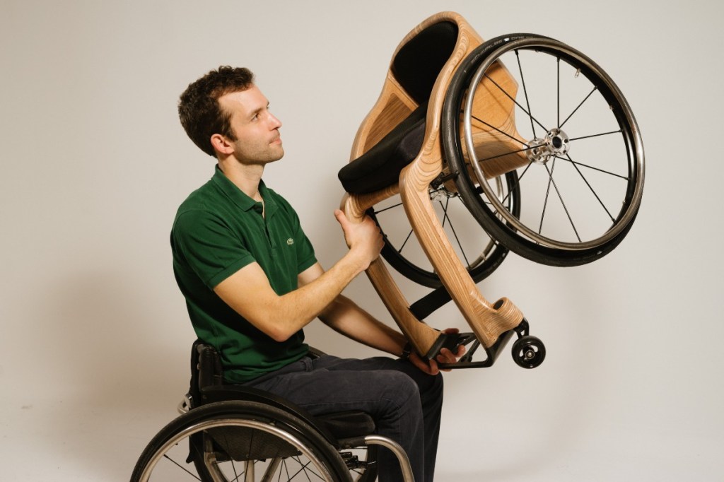 Paraplegic artisan makes unique wheelchair for Pope Francis