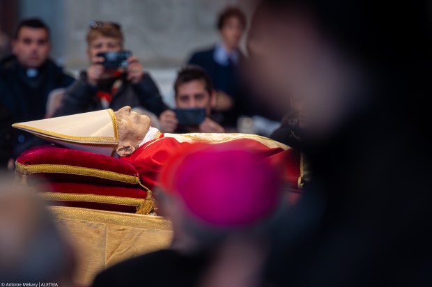 Vatican-Smartphones-Faith-Church