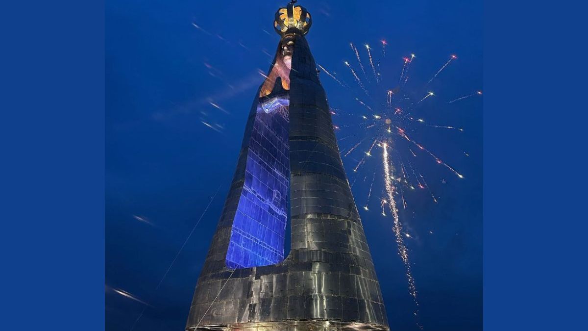 Monumento em honra a Aparecida com 50 metros de altura