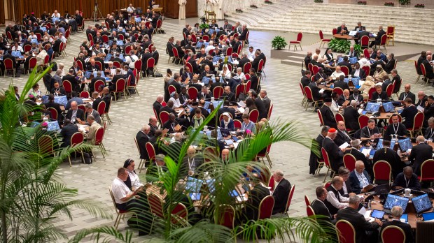 Delegates-opening-of-the-16th-Ordinary-General-Assembly-of-the-Synod-of-Bishops-Antoine-Mekary-ALETEIA-AM_5855.jpg