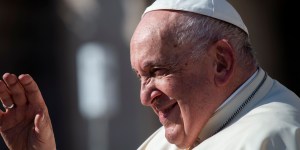 Pope Francis on Argentine TV: &#8220;The Lord treats me well&#8221;
