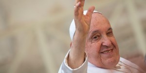 The Pope in Dubai? “Very good news,” says president of COP21