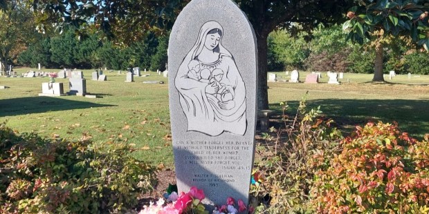 Remembering miscarried babies on All Souls Day - Vimarsana News