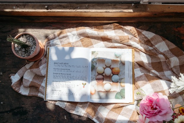 living-the-seasons-erica-tighe-campbell-be-a-heart-book