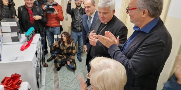 A "concrete sign of mercy" for the homeless opens in Italy - Vimarsana News