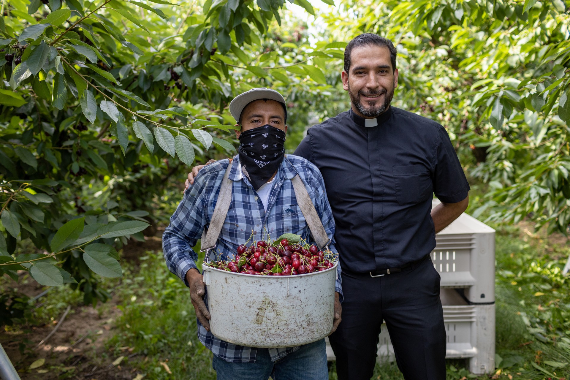 Father-Jesus-Mariscal-helped-a-mother-give-emergency-birth-on-church-grounds-in-Yakima-Washington