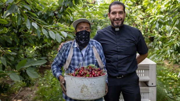 Father-Jesus-Mariscal-helped-a-mother-give-emergency-birth-on-church-grounds-in-Yakima-Washington