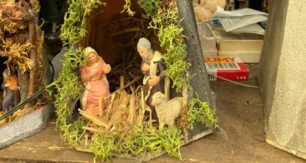 Hancrafted nativity scen in a coffee pot from Naples