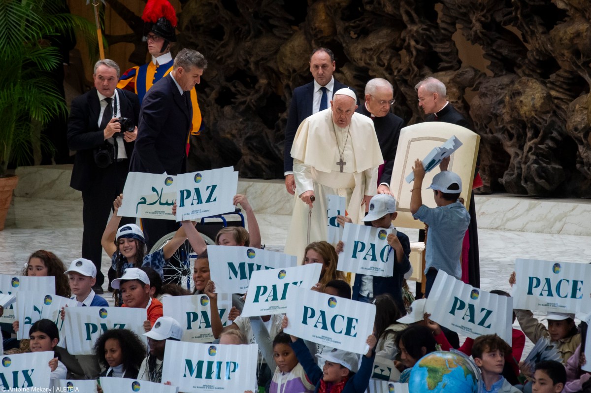 (Slideshow) Pope with children 2023