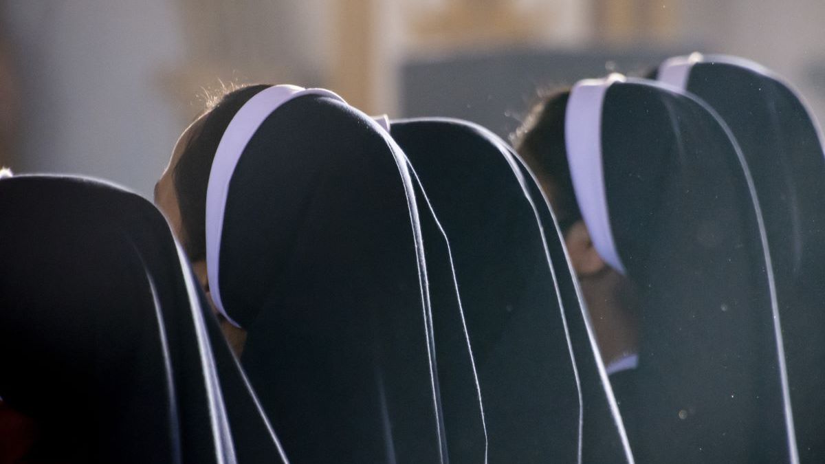 nun-veil-consecrated-life
