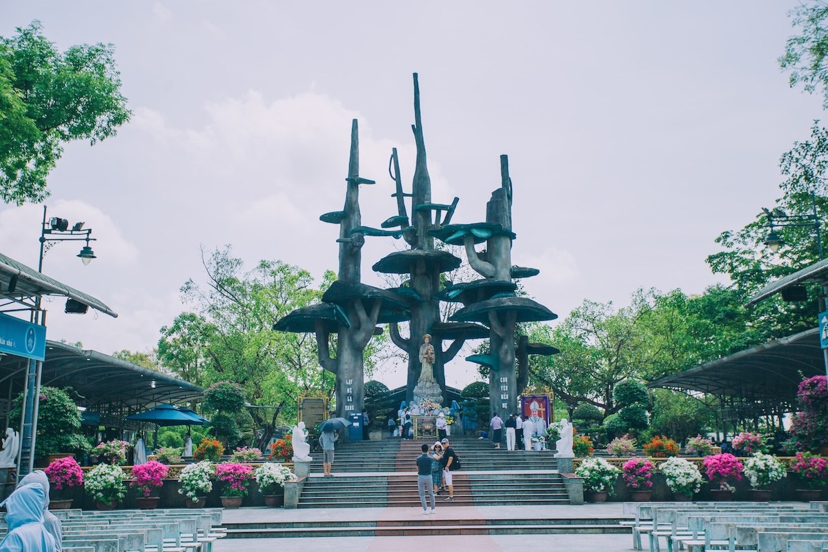 la-vang-2.jpg