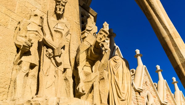 Corner Item Image - The many hands behind Sagrada Família