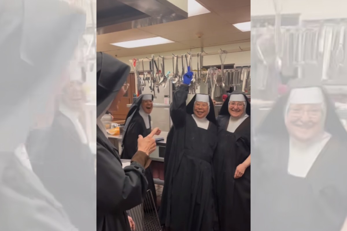 Carmelite nuns celebrating Thanksgiving
