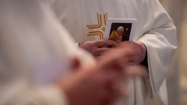 Mass presided over by Monsignor Georg Gänswein in suffrage for Pope Emeritus Benedict XVI