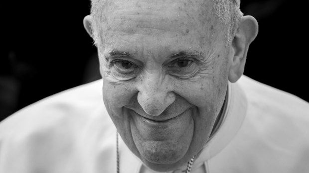 Pope-Francis-Smiles-black and white