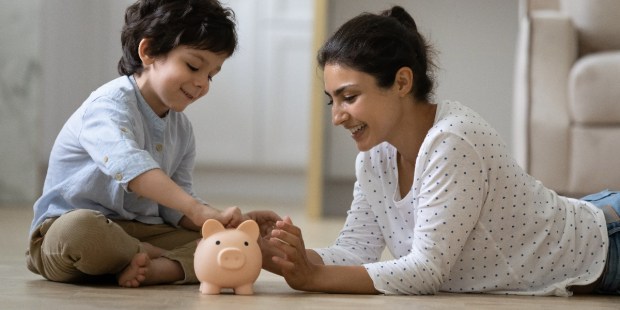 5 Great ways to teach your kids about finances - Vimarsana News