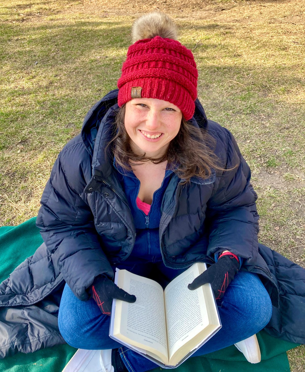 mom-woman-reading-books-