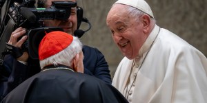 Pope pays tribute to &#8220;living martyr&#8221; of Communism