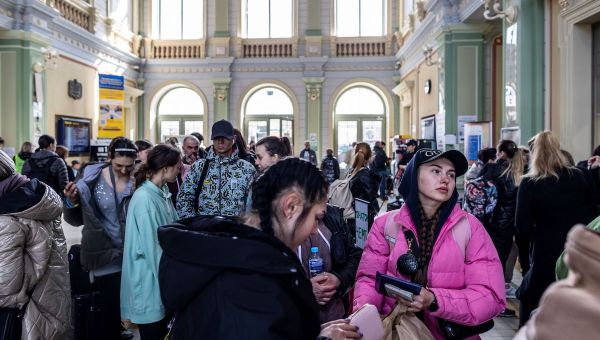 Ukrainians flee into Poland from Russian invasion