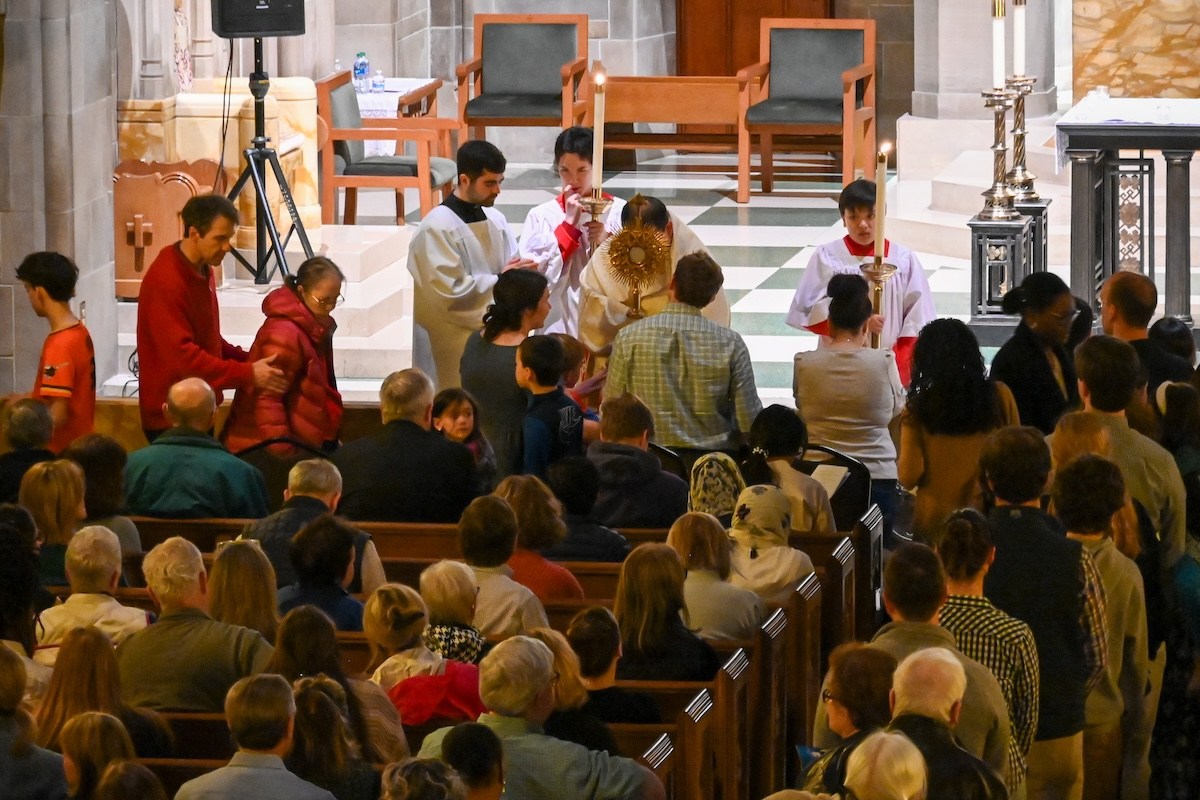 People line up for Eucharistic blessing in Atlanta Cathedral of Christ the King