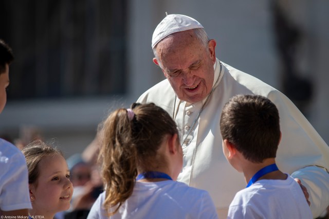 POPE-FRANCIS-AUDIENCE-ANTOINE-MEKARY-ALETEIA-AM_9266 image