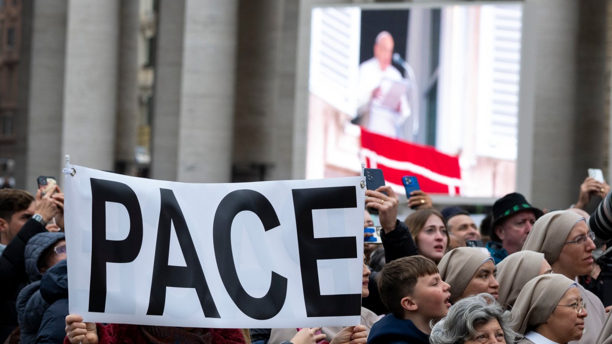 Pope Francis delivers his speech to the crowd-PACE