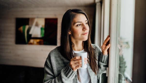 woman drinking coffee