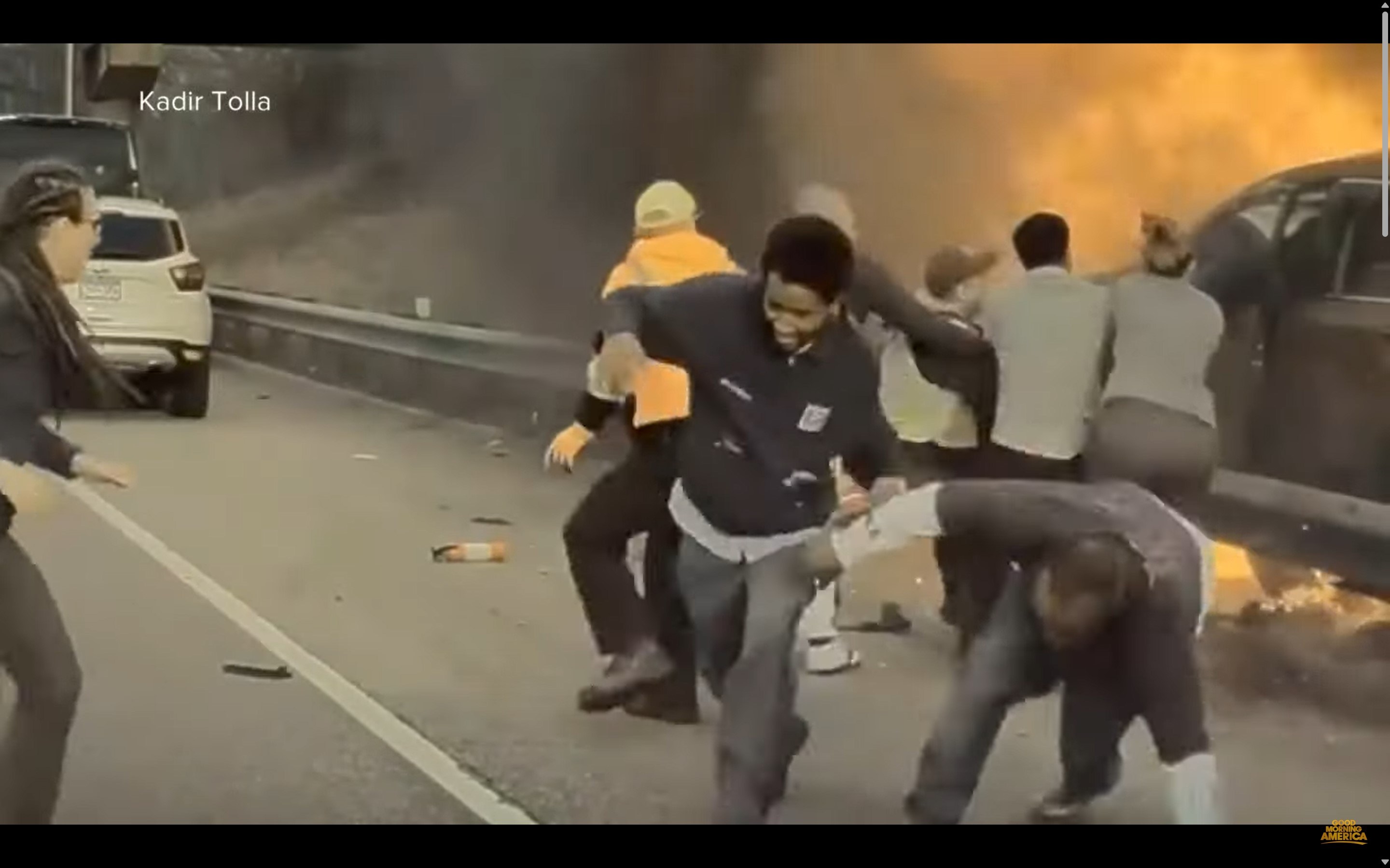 Good Samaritans risk lives to rescue man from burning car